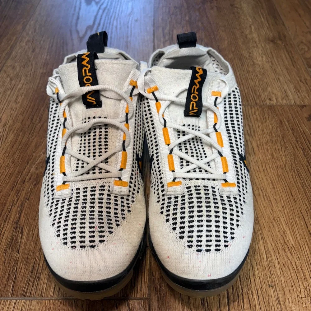 Nike Air‎ VaporMax 2021 Flyknit White Orange DB1550-104 Youth 6.5Y Womens 8